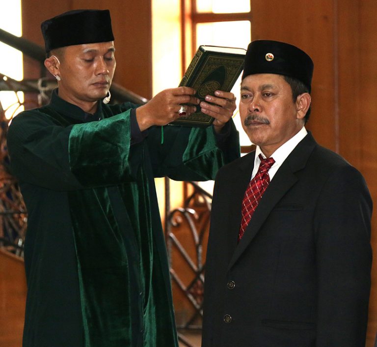 Rektor Melantik Kepala Biro Sarana dan Prasarana Baru