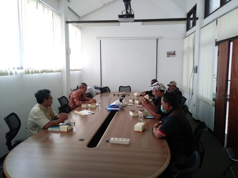 Koordinasi kebersihan lingkungan dan pencegahan penyakit akibat Virus Corona (Covid-19) di Kampus UPI dan warga sekitar Kampus UPI