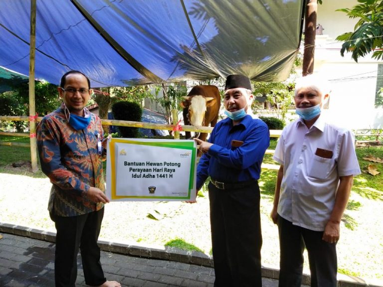 UPI TERIMA HEWAN QURBAN DARI BANK MANDIRI SYARIAH