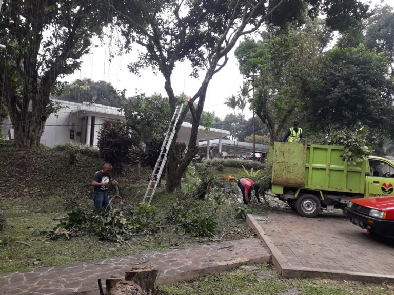 Biro Sarana dan Prasarana Mempersiapkan Rumah Jabatan Rektor UPI