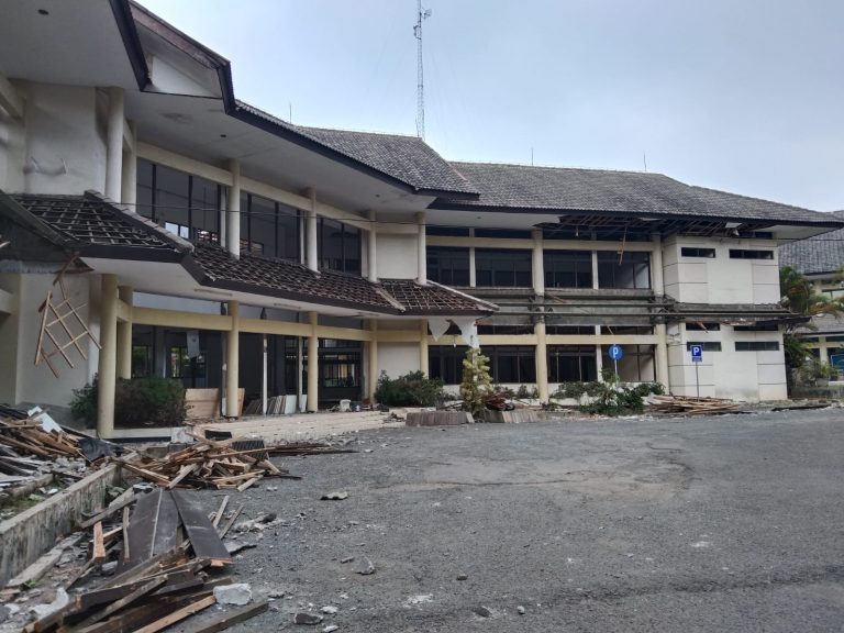 Gedung Pusat Administrasi UPI TERKINI