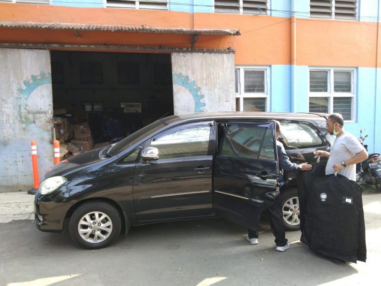 Pengiriman Jas Almamater ke UPI Kampus Purwakarta