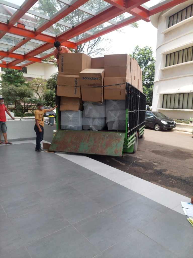Loading Barang Gedung Baru PPG Tahap 3