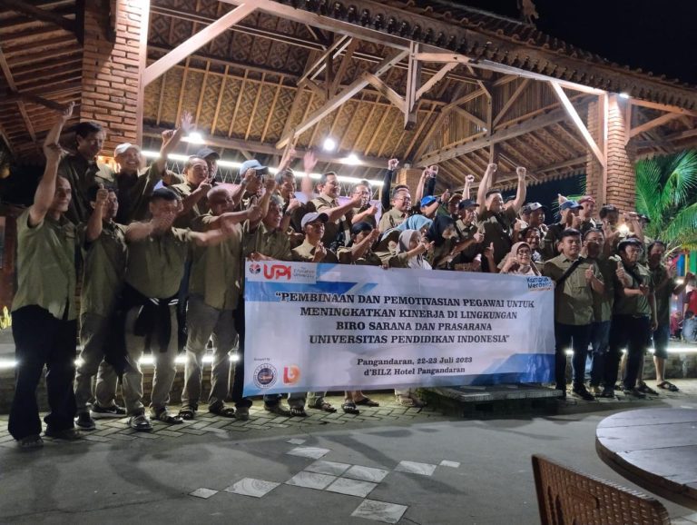 Pembinaan dan Pemotivasian Pegawai Untuk Meningkatkan Kinerja di Lingkungan Biro Sarana dan Prasarana