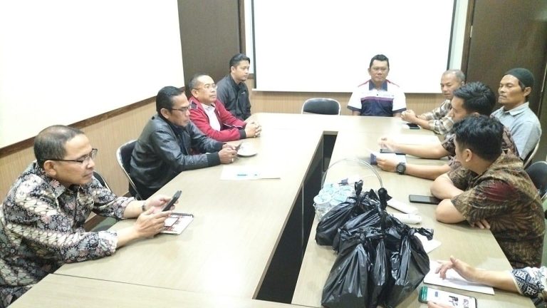 Rapat Laporan Tengah Tahunan dan Koordinasi Keberangkatan Kegiatan Pembinaan dan Pemotivasian Pegawai Biro Sarpas