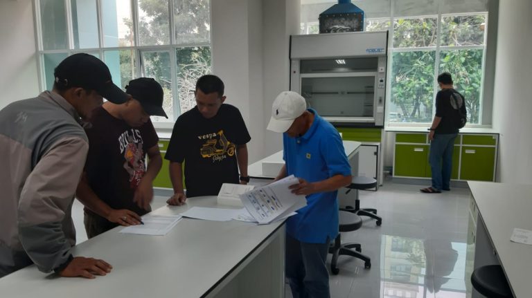 Inventarisasi Data Barang Ruangan di Gedung Pasca Sarjana, FPSD, dan FPEB UPI