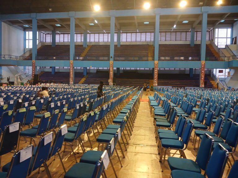 Persiapan Wisuda Gelombang II UPI di Gedung Gymnasium