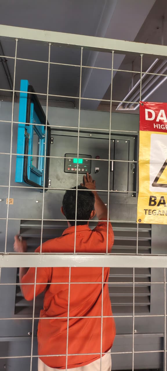 Pemanasan Genset Dilaksanakan di Gedung Pasca Baru UPI